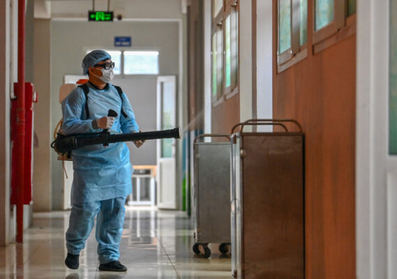 phun thuoc khu trung 4 1