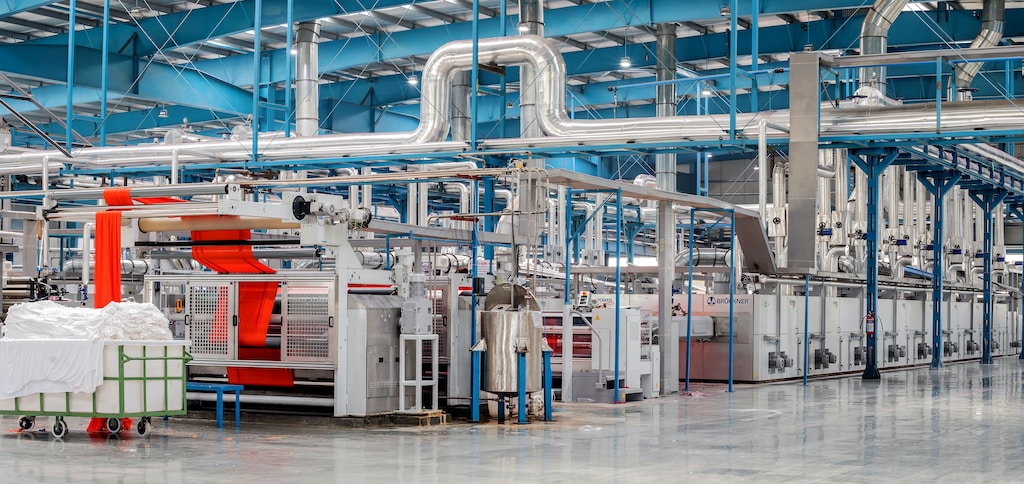 ve-sinh-lam-sach-nha-xuong